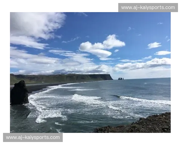 巅峰之战：当辽宁遇上新疆，全运赛场上的“冰与火之歌”